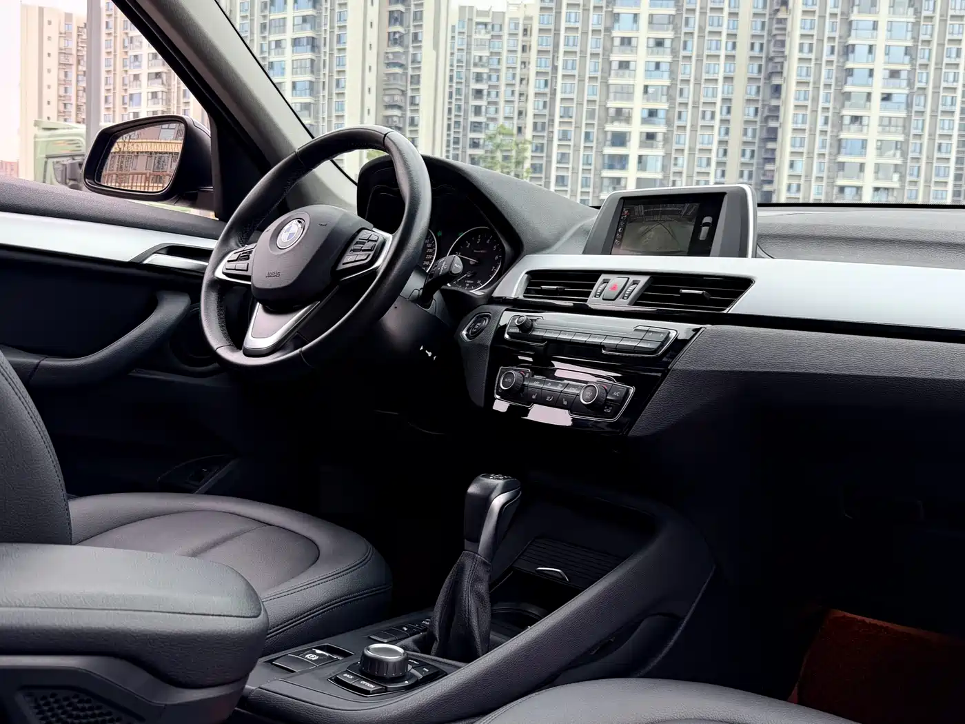 BMW X1 2016 sDrive18Li Premium Model фото 7