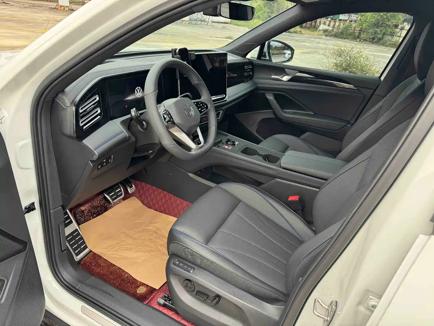 Volkswagen Tiguan L 2024 PRO 330TSI 2WD Intelligent Leader Edition фото 4