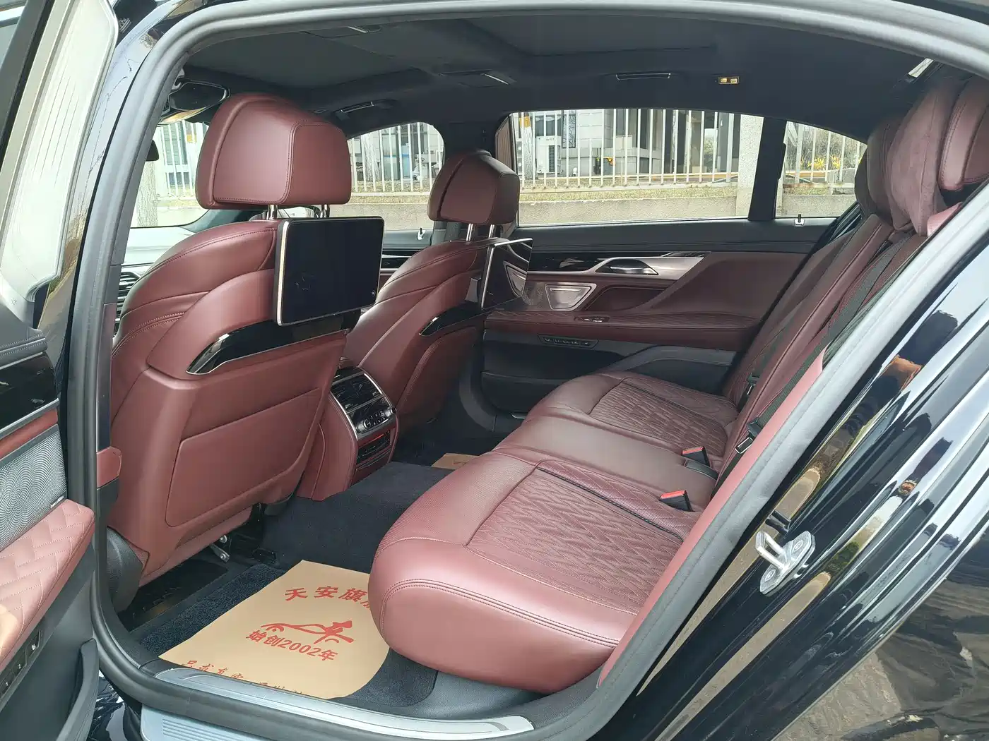 BMW 7 Series 2019 Facelift 740Li xDrive Executive M Sport Package фото 16