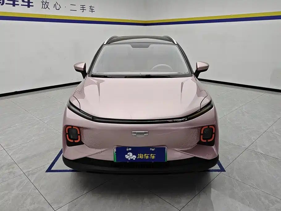 Фото 2 - Geely Geometry E Firefly