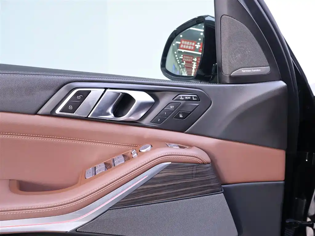 BMW X7 2023 xDrive40i Leading Luxury Package фото 17