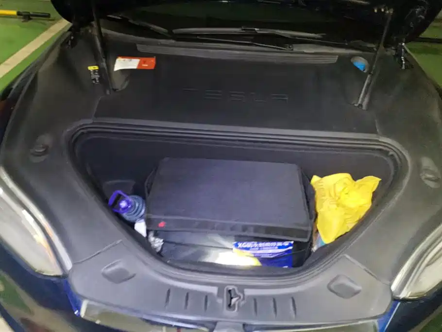 TESLA MODEL S