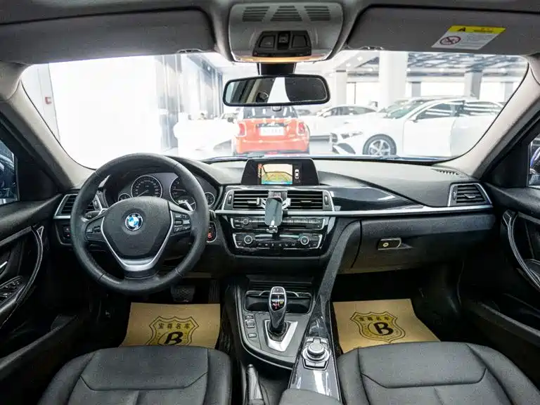 BMW 3 Series 2017 320Li M Sport фото 14