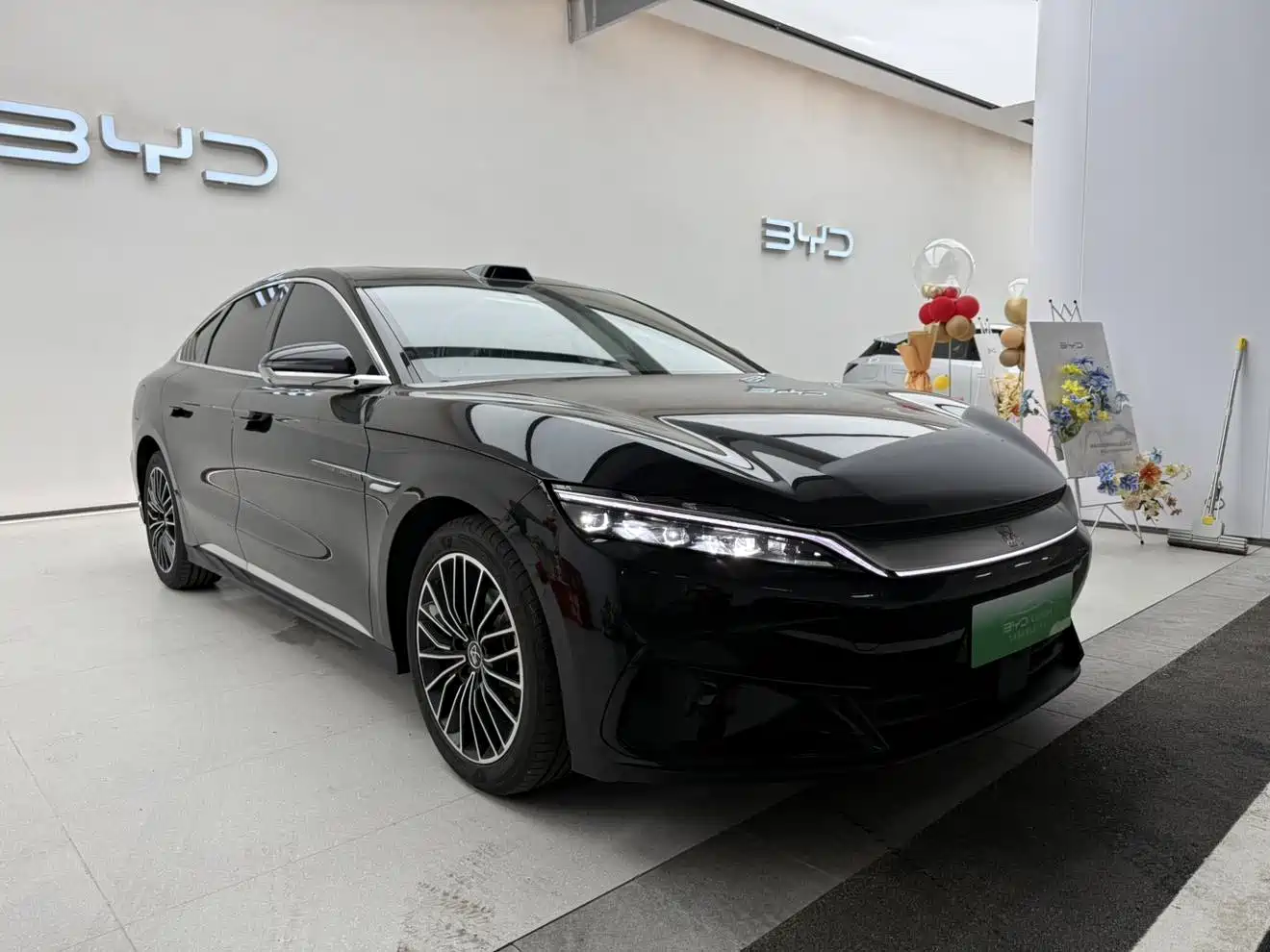 BYD Han 2025 2025 DM-i Smart Driving Edition 125KM LiDAR Flagship