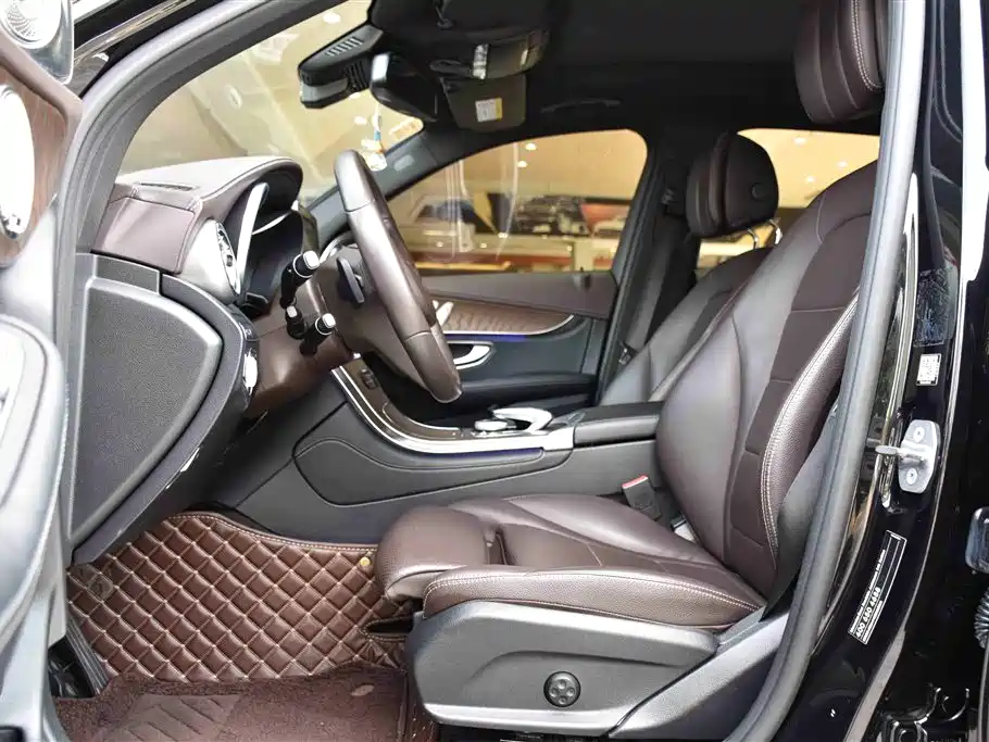 Mercedes-Benz GLC 2018 GLC 300 4MATIC Dynamic фото 8