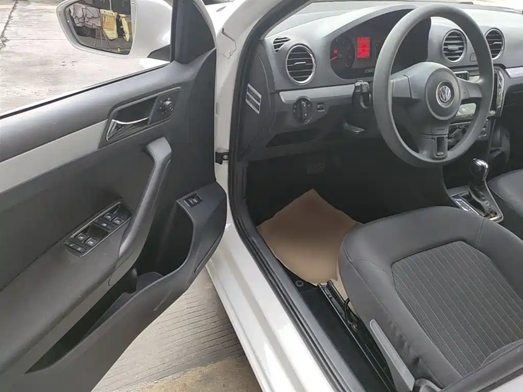 Volkswagen Jetta 2015 Value Edition 1.6L Automatic Comfort фото 16