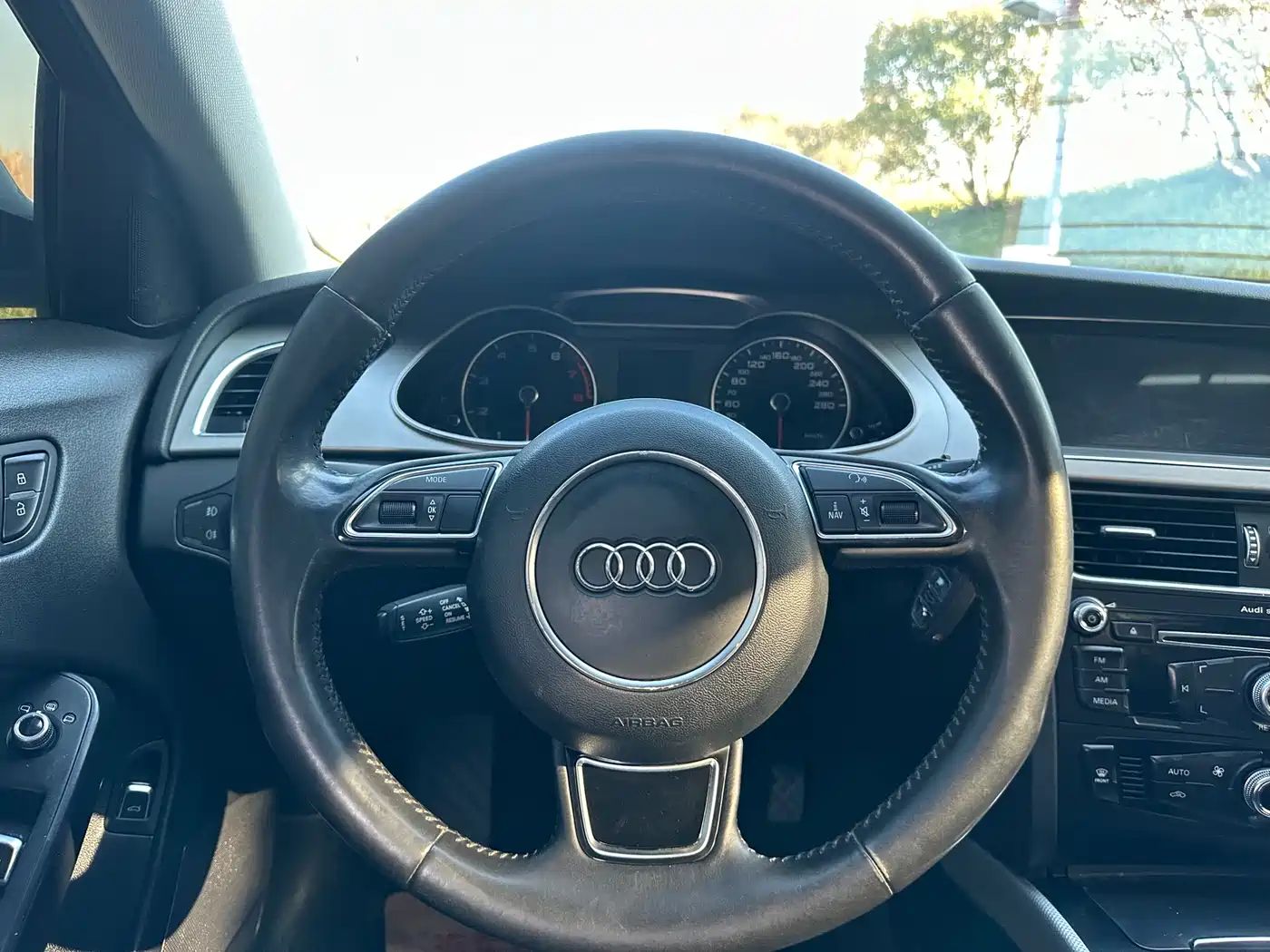 Audi A4L 2013 35 TFSI Automatic Comfort фото 7