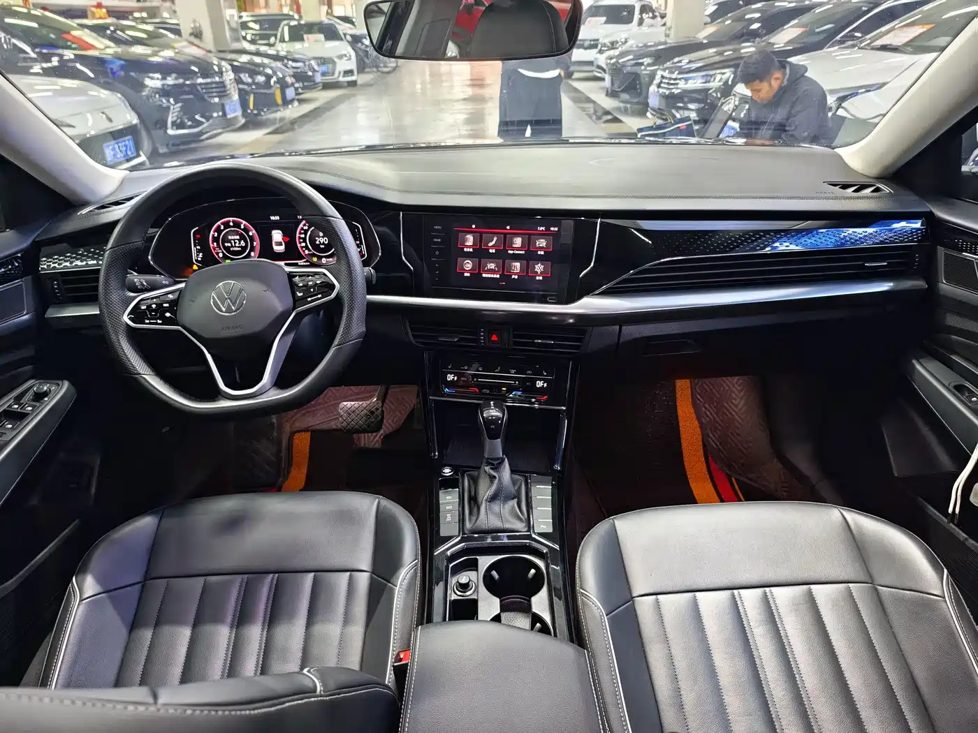Volkswagen Passat 2023 330TSI Elite Edition фото 7