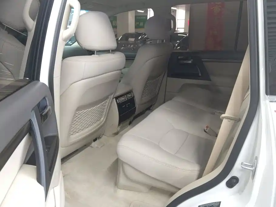 Toyota Land Cruiser (Import) 2019