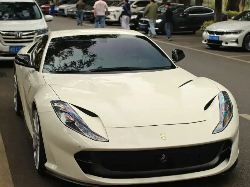 Ferrari 812 2019 2017 6.5L Superfast