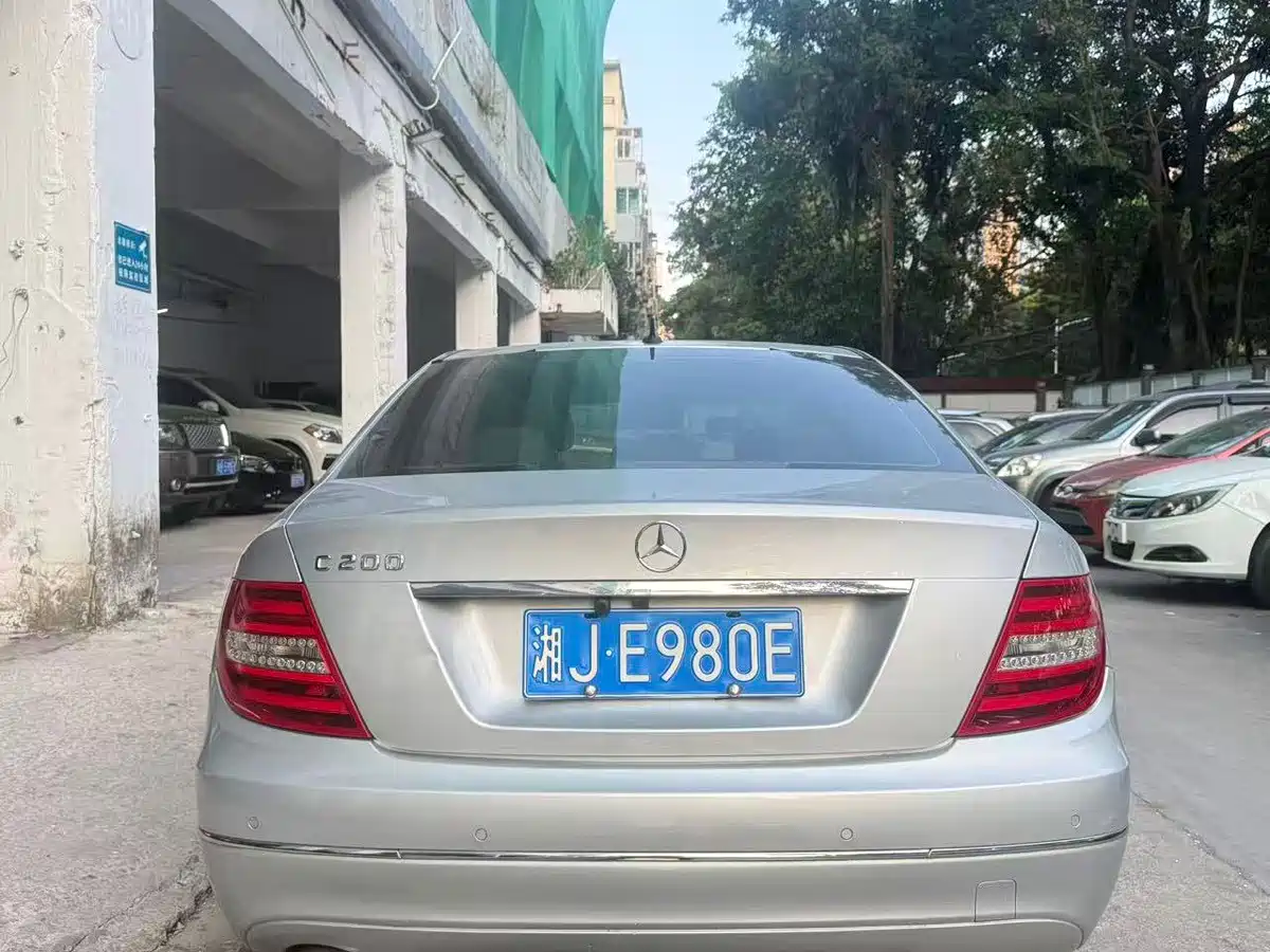 صورة 7 - Mercedes-Benz C-Class