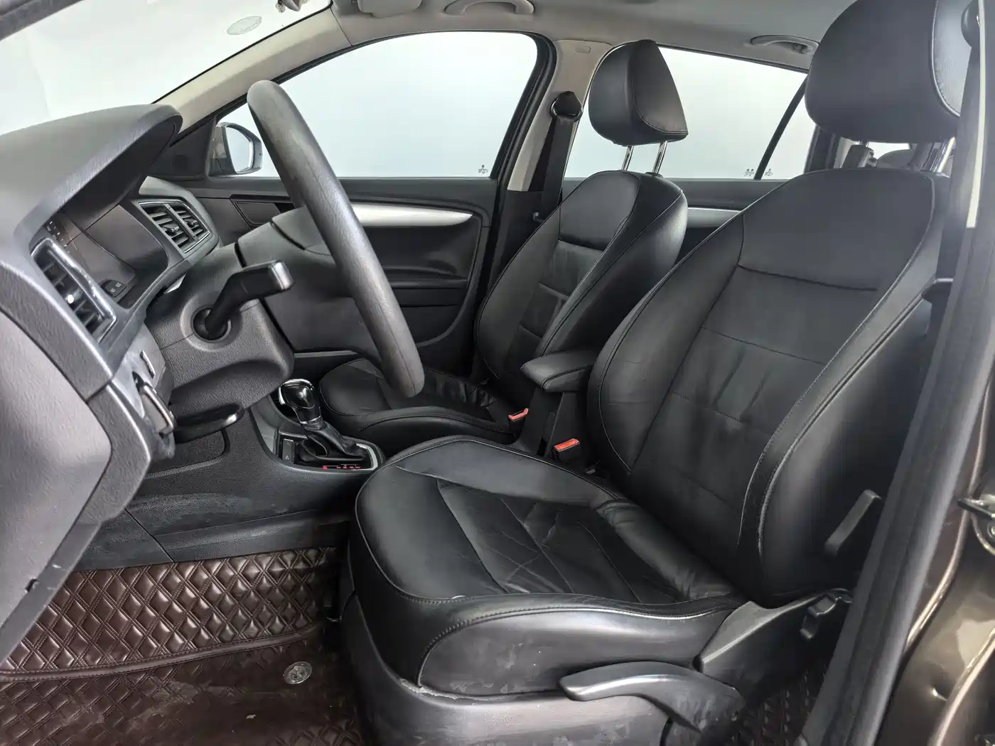 Volkswagen Lavida Tour 2013 1.6L Automatic Comfort фото 14