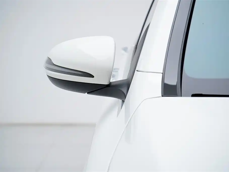 Mercedes-Benz GLC 2022 Facelift GLC 260 L 4MATIC Luxury Model фото 32