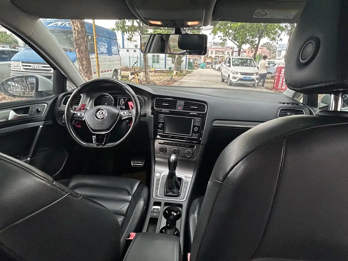 Volkswagen Golf 2016 230TSI Automatic Luxury фото 11