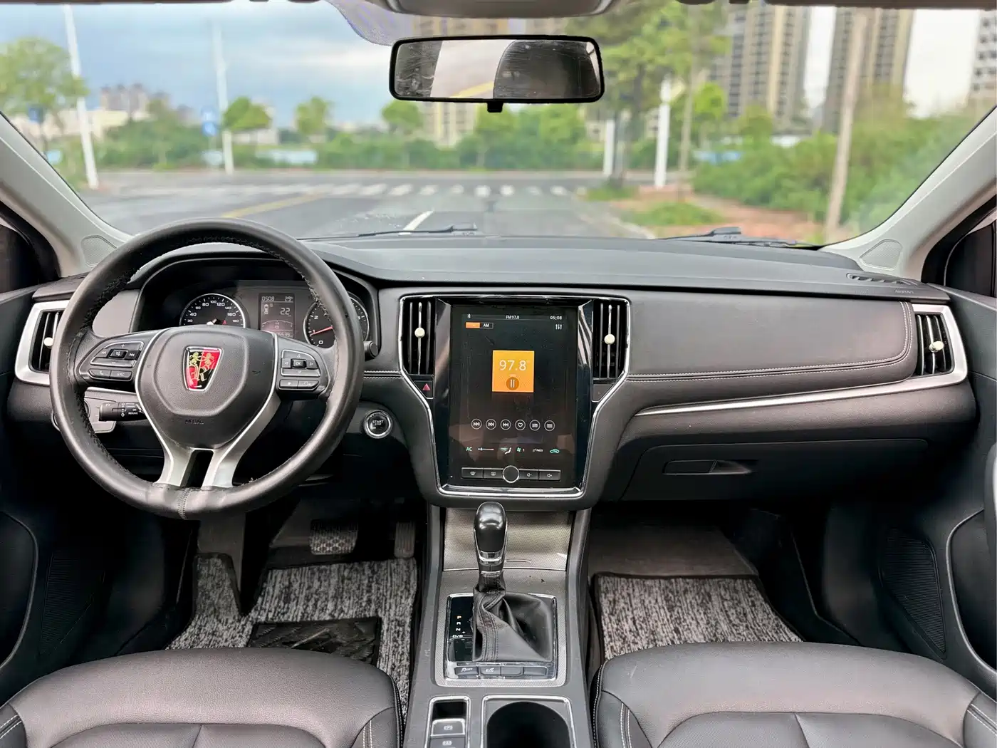 Roewe i6 2021 2020 PLUS 1.6L CVT 4G Connected Glory Holographic Edition