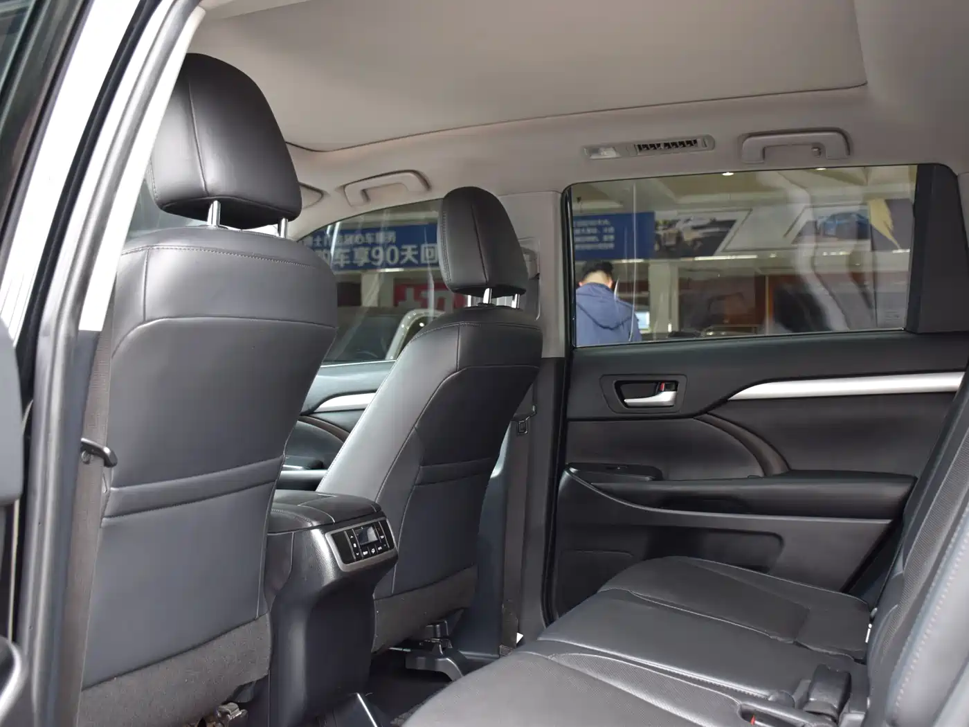 Toyota Highlander 2021 2.0T FWD Luxury 7-Seater фото 11