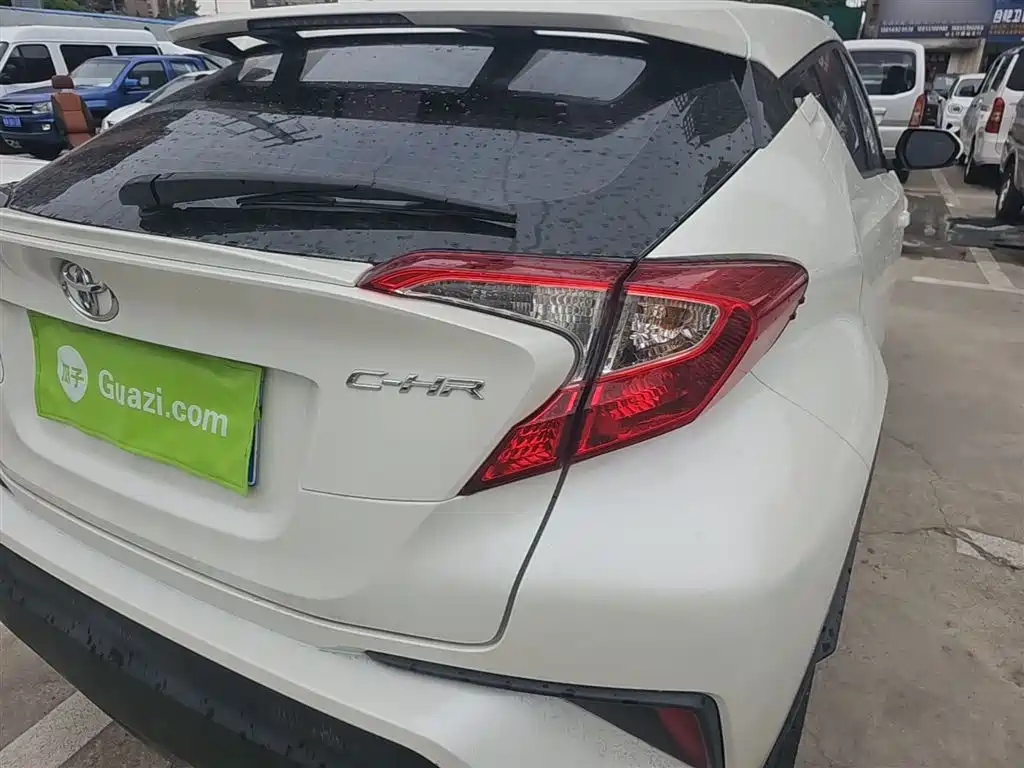 Toyota C-HR 2020 Model 2.0L Leading фото 8