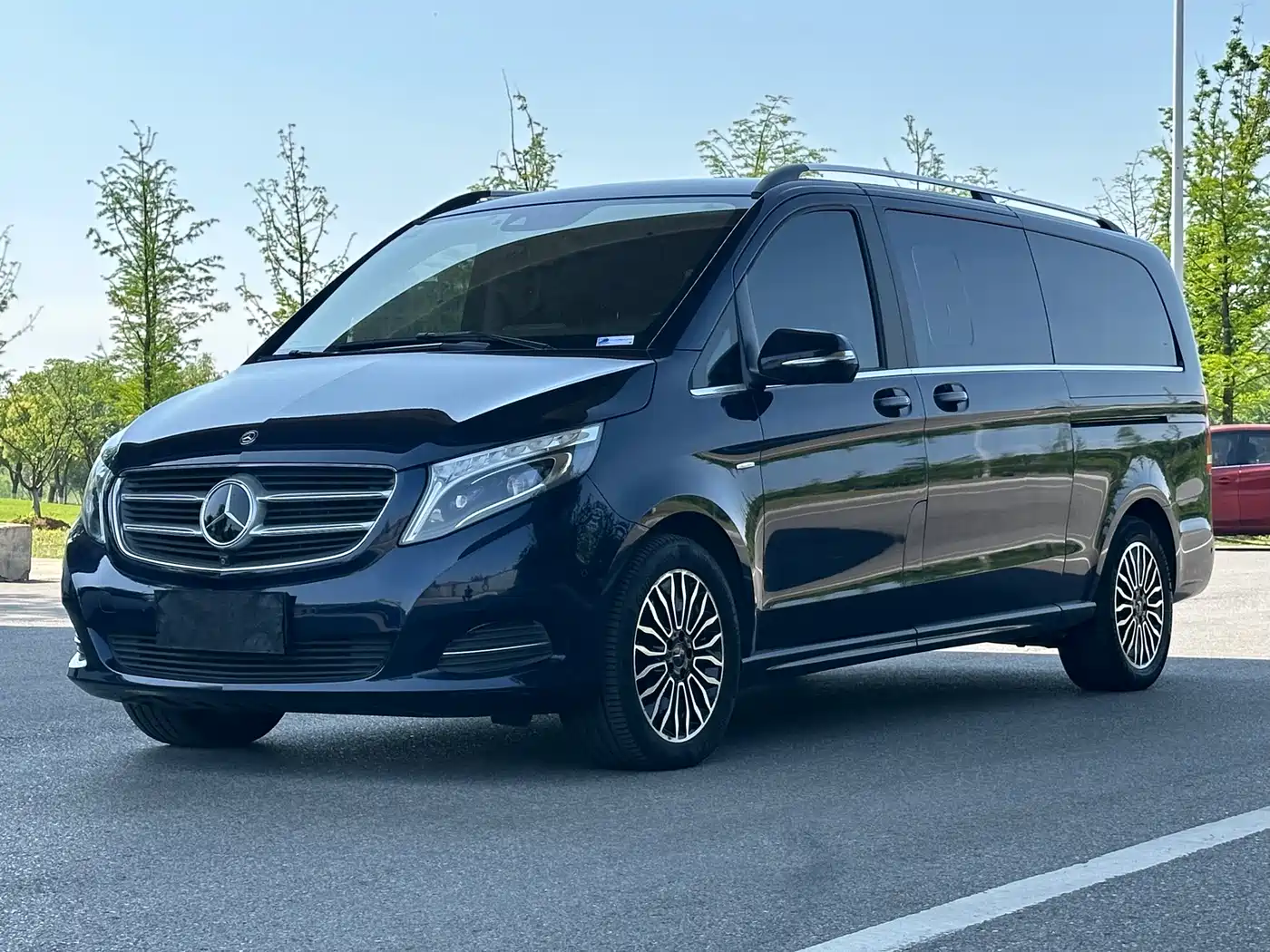 Mercedes-Benz V-Class 2017 Model V 260 L Premium Extended Edition