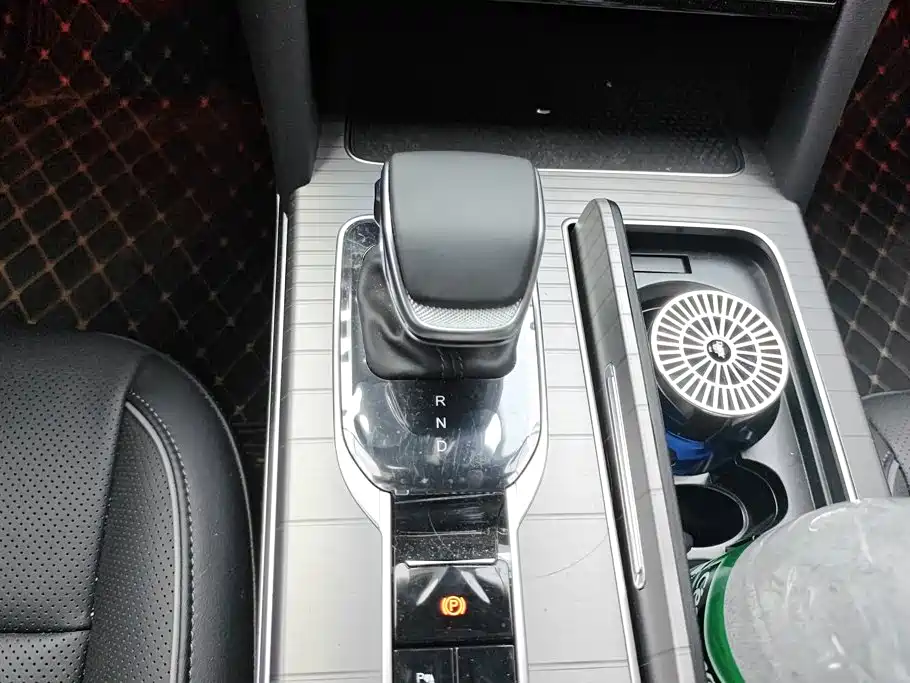 Hongqi HS7 PHEV 2025 2024 2.0T PHEV 4WD Flagship Edition 6-seater