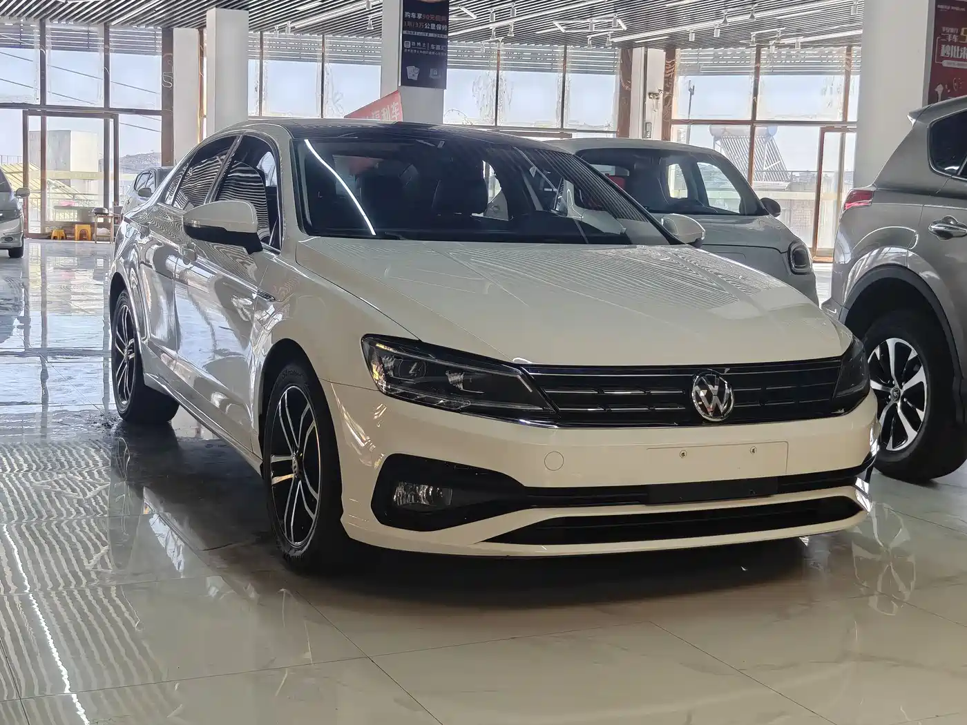 Volkswagen Lamando 2021 280TSI DSG Comfort Edition фото 3
