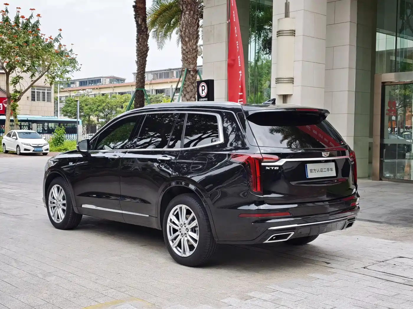 Cadillac XT6 2022 2.0T 6-Seater 2WD Luxury Edition фото 5