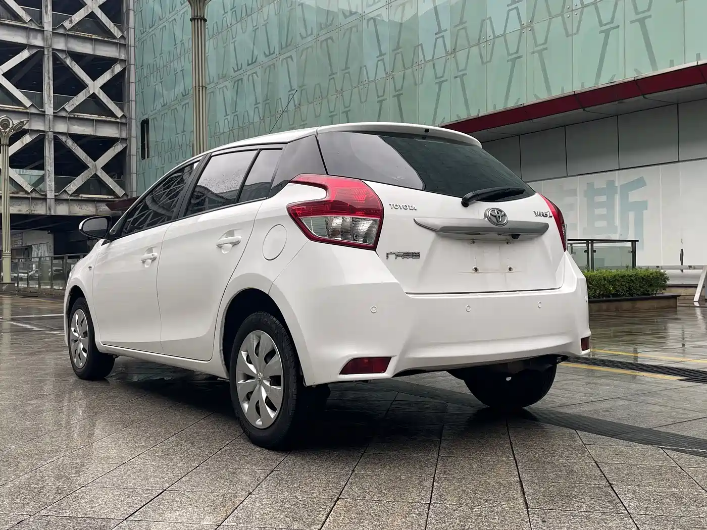 Toyota YARiS L Zhi Xuan 2015 1.5E Auto Charming Edition фото 5