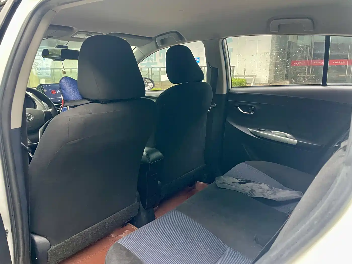 Toyota YARiS L Zhi Xuan 2015 1.5E Auto Charming Edition фото 11