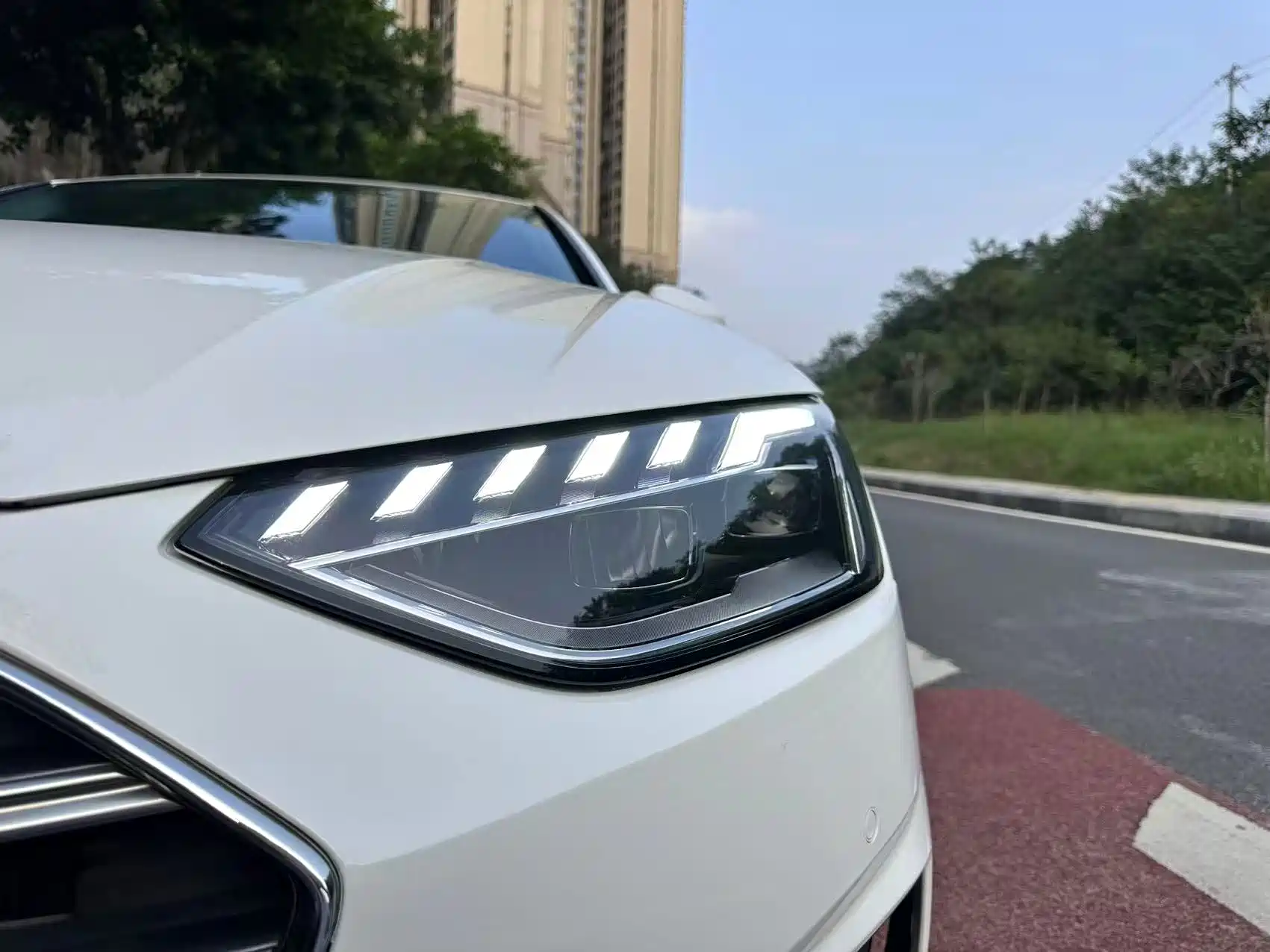 Photo 4 - Audi A4L