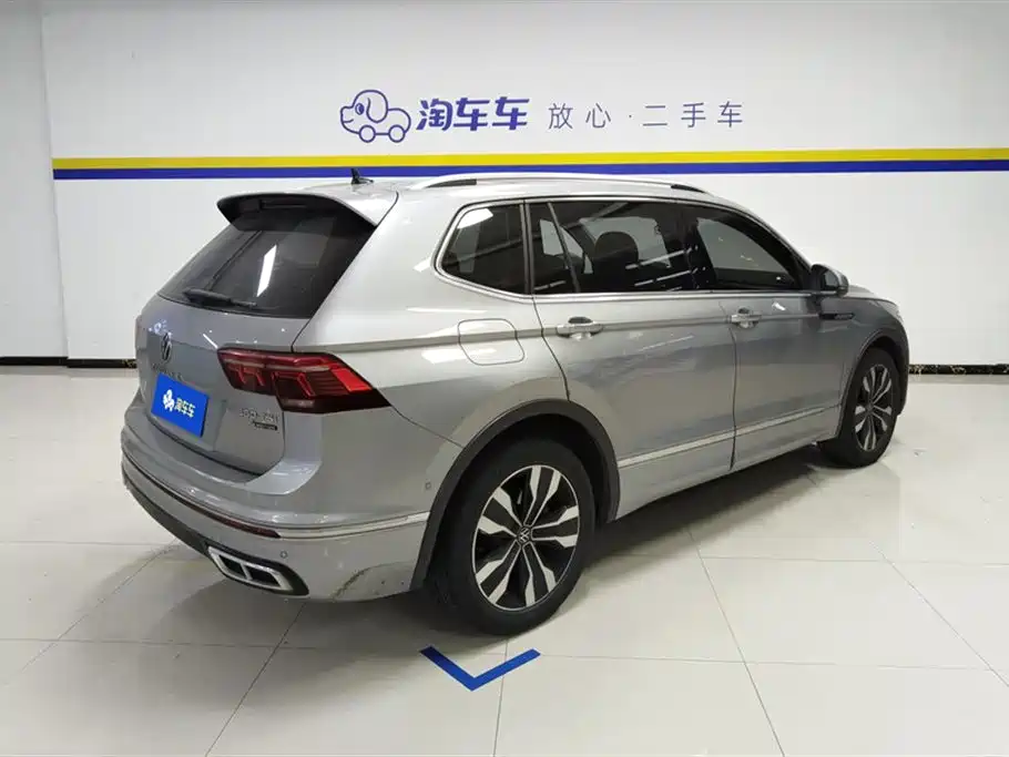 Volkswagen Tiguan L 2023 380TSI 4WD R-Line Flagship 7-seater фото 3