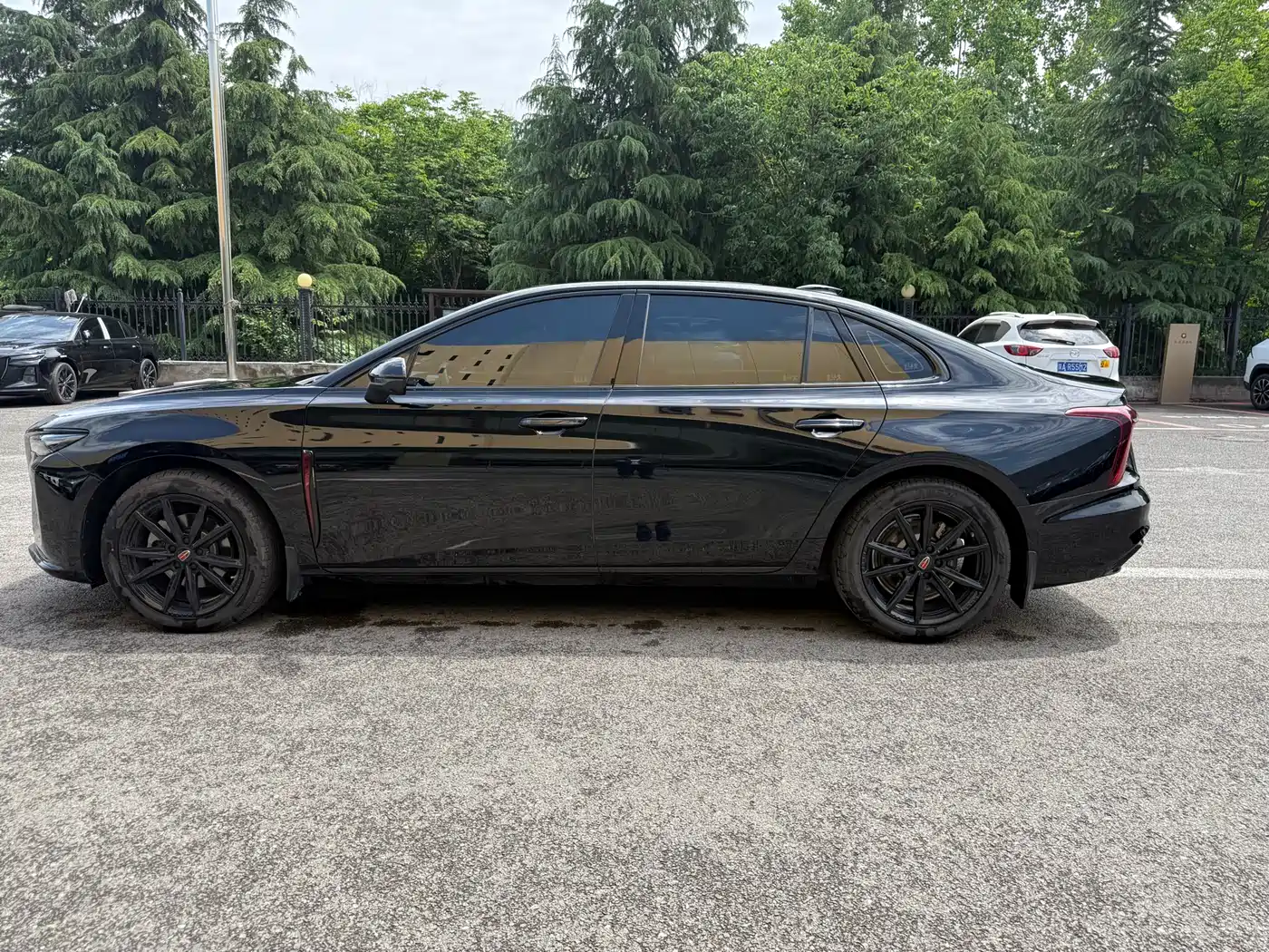 Hongqi H5 2024 2.0T Automatic Smart Connect Flag Smooth Edition фото 11
