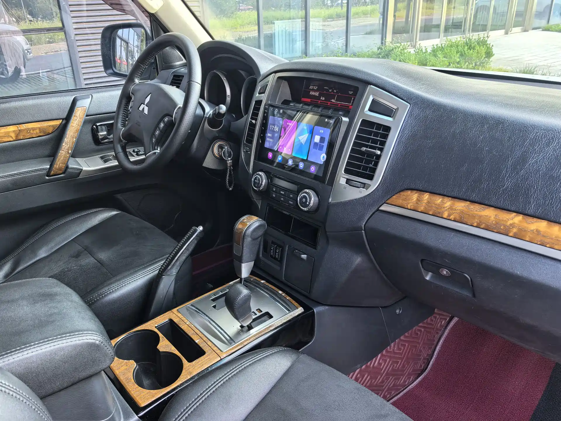صورة 15 - Mitsubishi Pajero (Import)