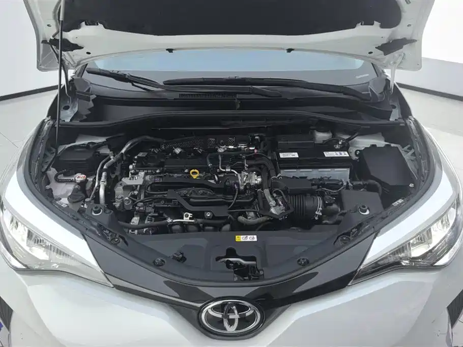 Toyota C-HR 2023 Model 2.0L Premium Edition фото 10