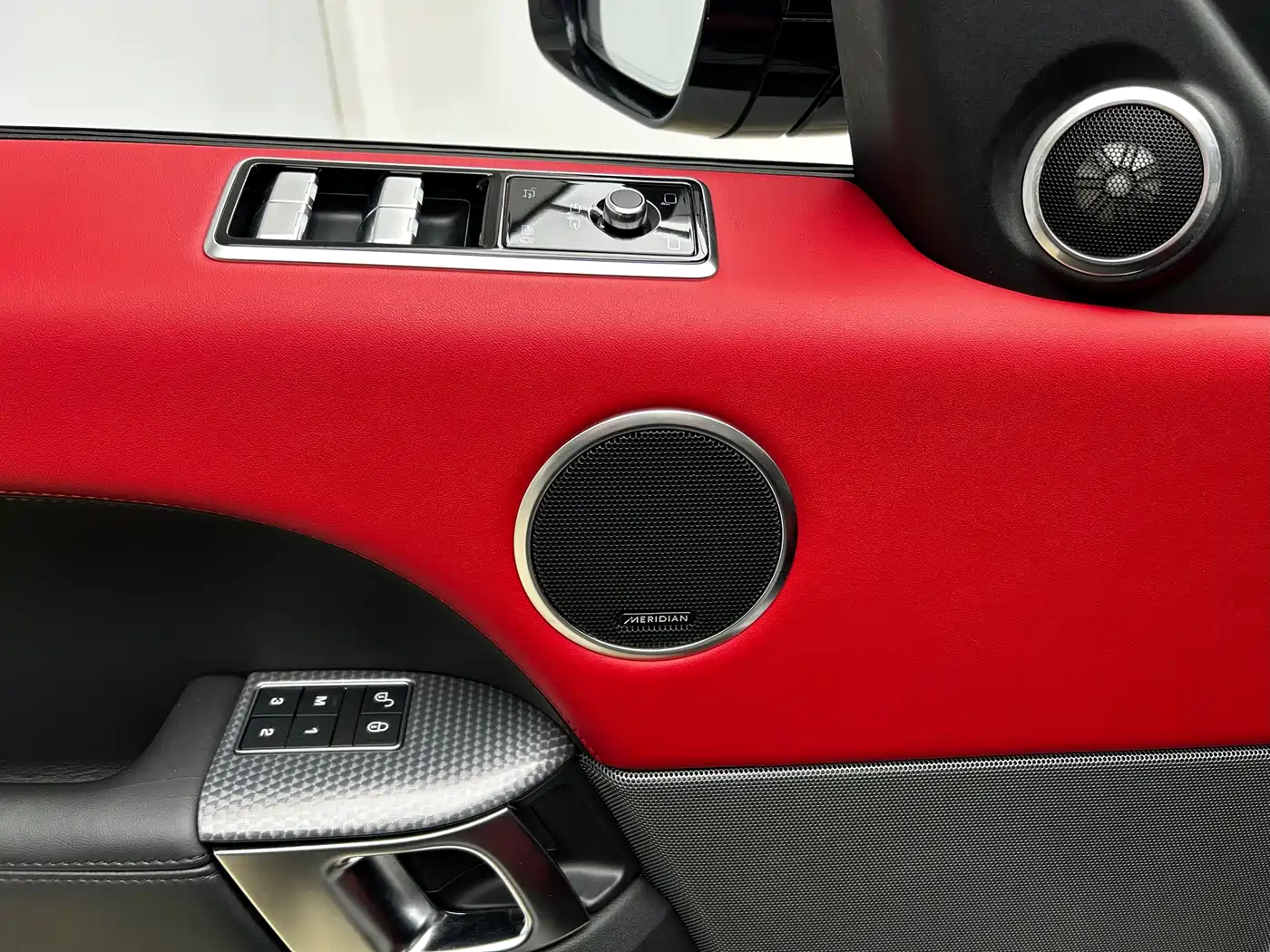 Land Rover Range Rover Sport 2020 3.0 L6 SE фото 8