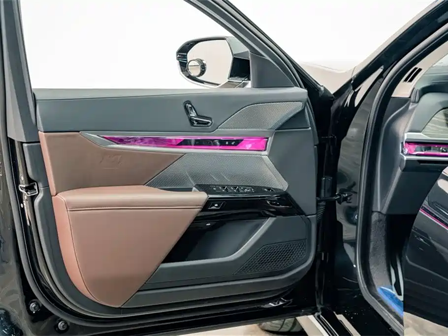 BMW 7 Series 2023 Model 735Li M Sport Package фото 16