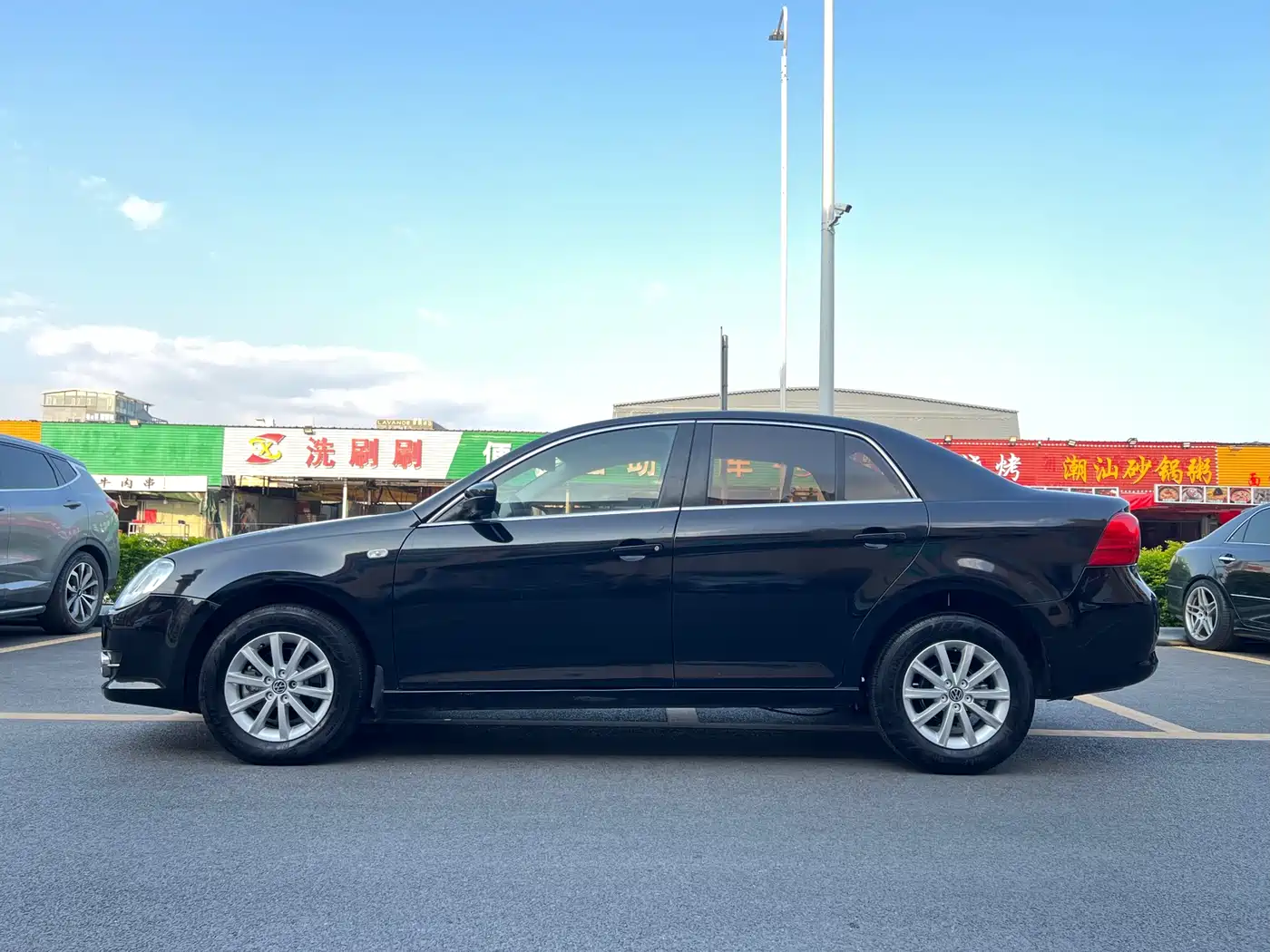 Volkswagen Bora 2013 2012 1.6L Automatic Luxury Model