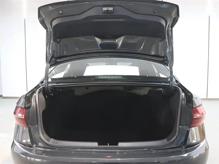Volkswagen Sagitar 2021 280TSI DSG Surpassing Edition фото 30