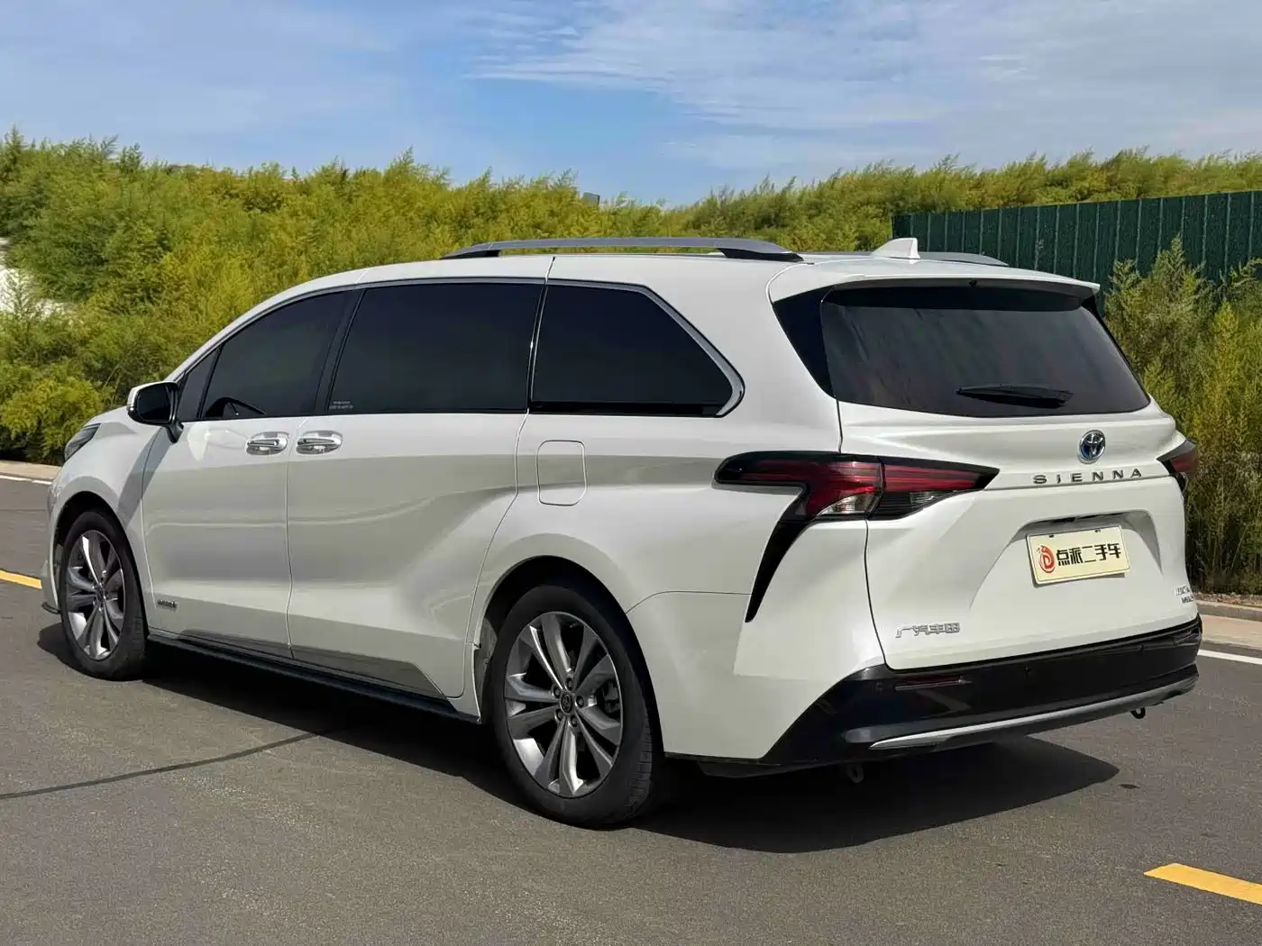 Фото 6 - Toyota Sienna