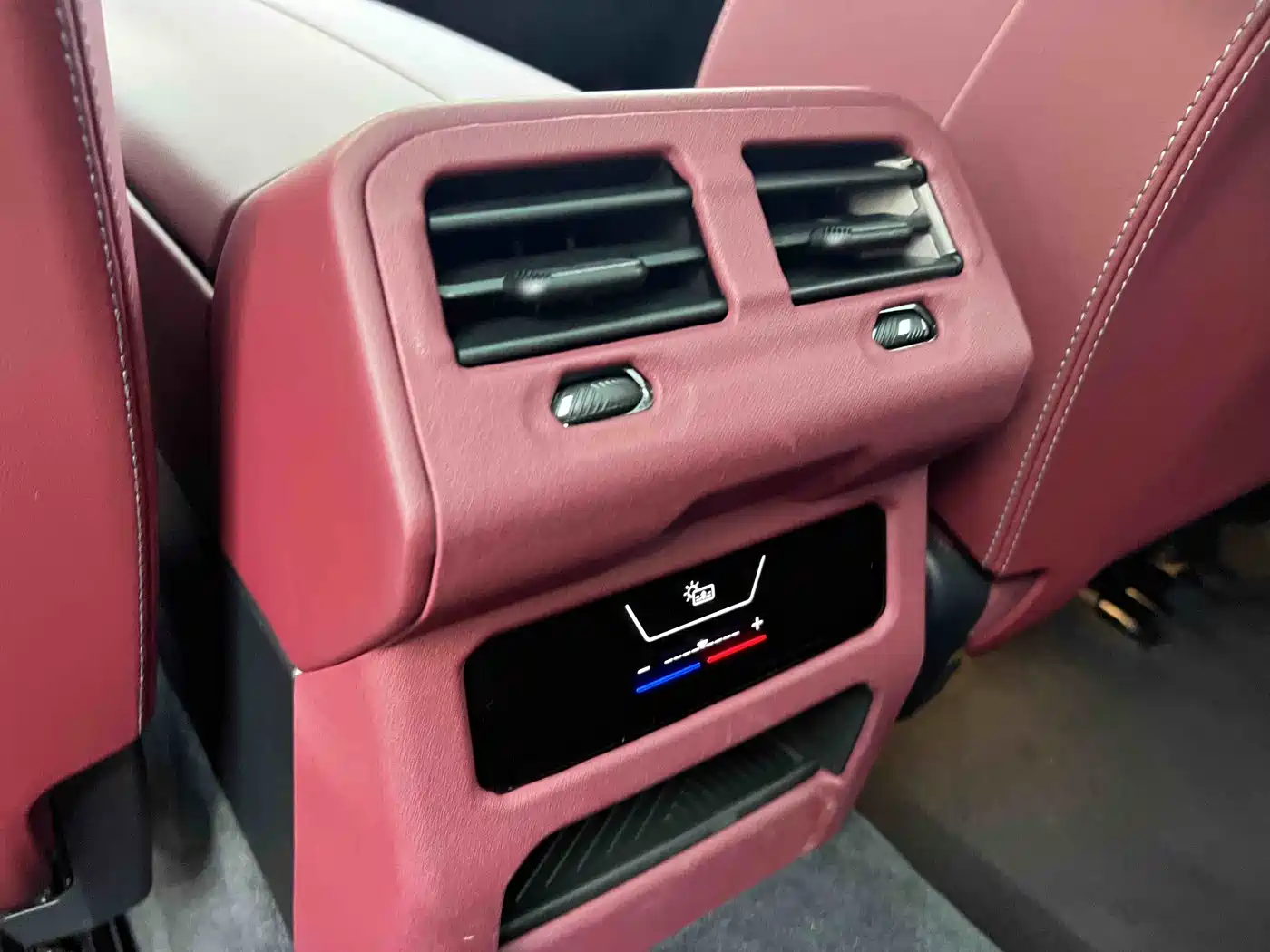 BMW 5 Series 2024 530Li Leading M Sport Package фото 6