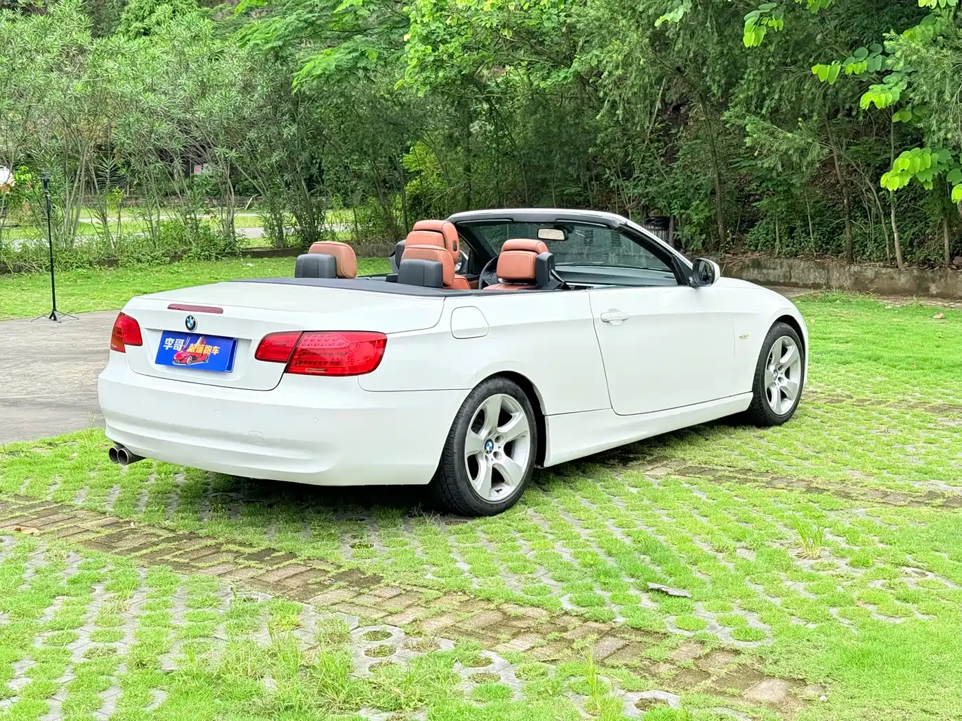 BMW 3 Series (Import) 2014 2011 320i Convertible