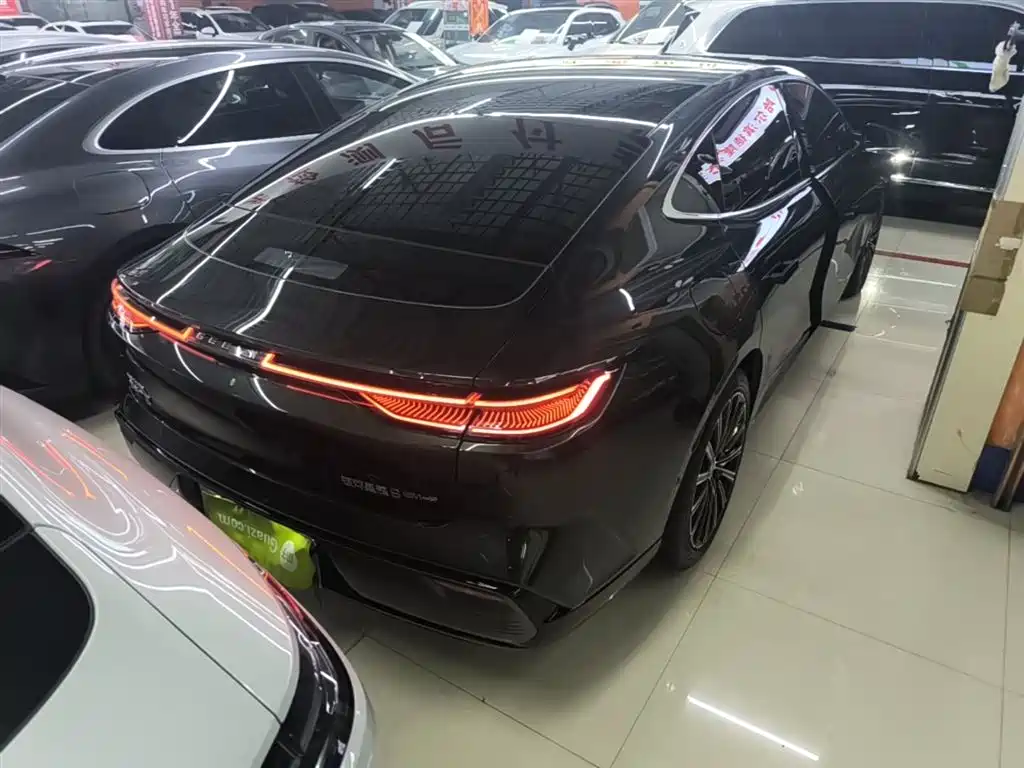 Geely Galaxy Galaxy Xingyao 8 2025 130km EM-P Starship Edition фото 7