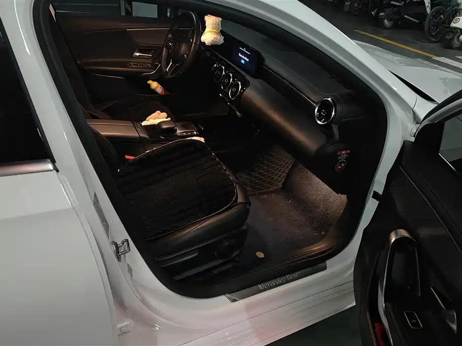 MERCEDES-BENZ A CLASS