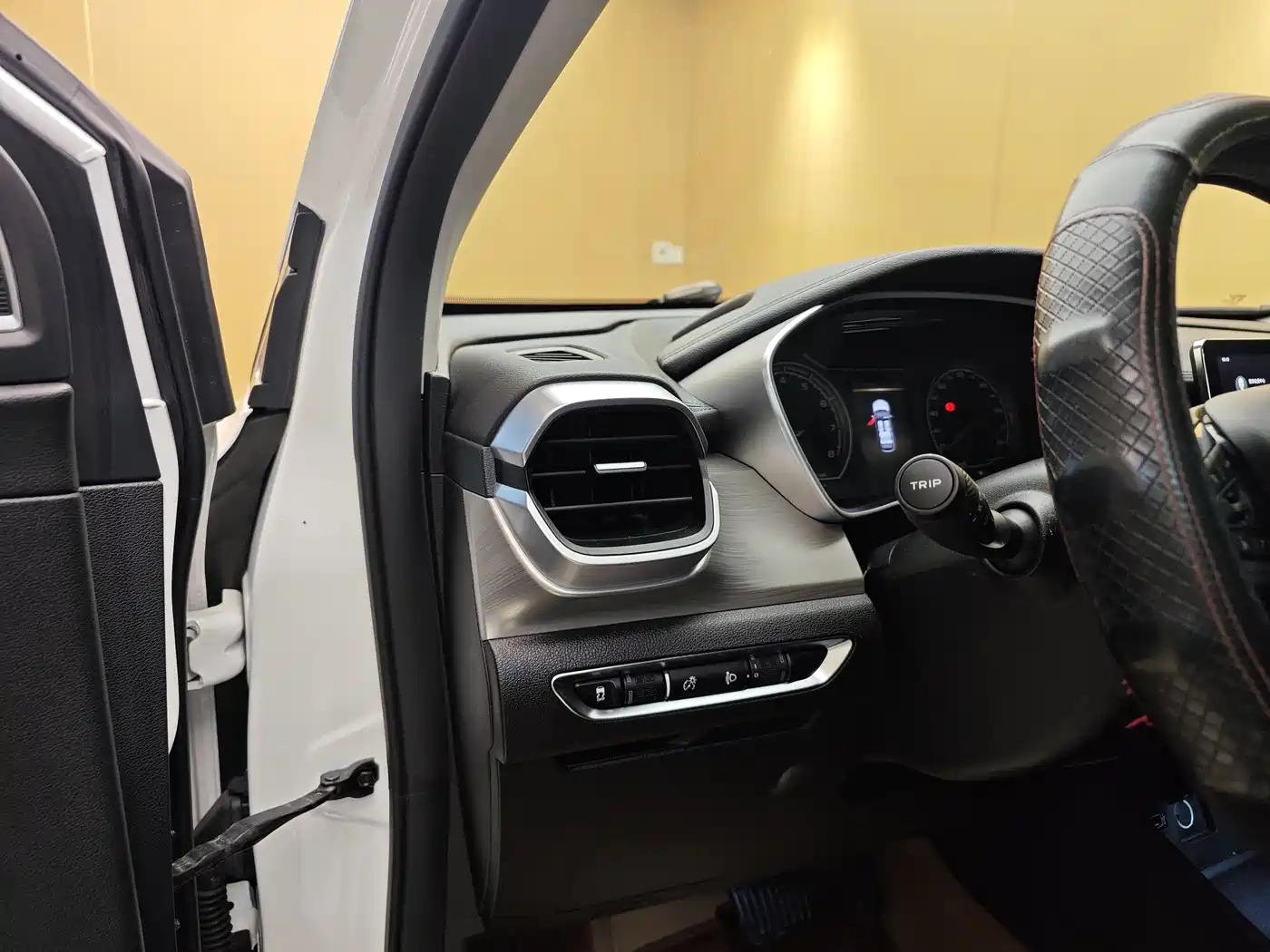 GEELY AUTOMOBILE BINYUE