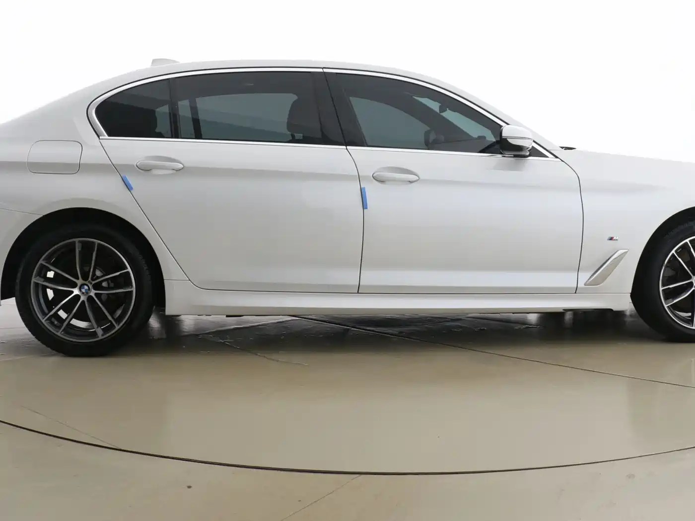 BMW 5 Series 2022 525Li M Sport Package фото 15