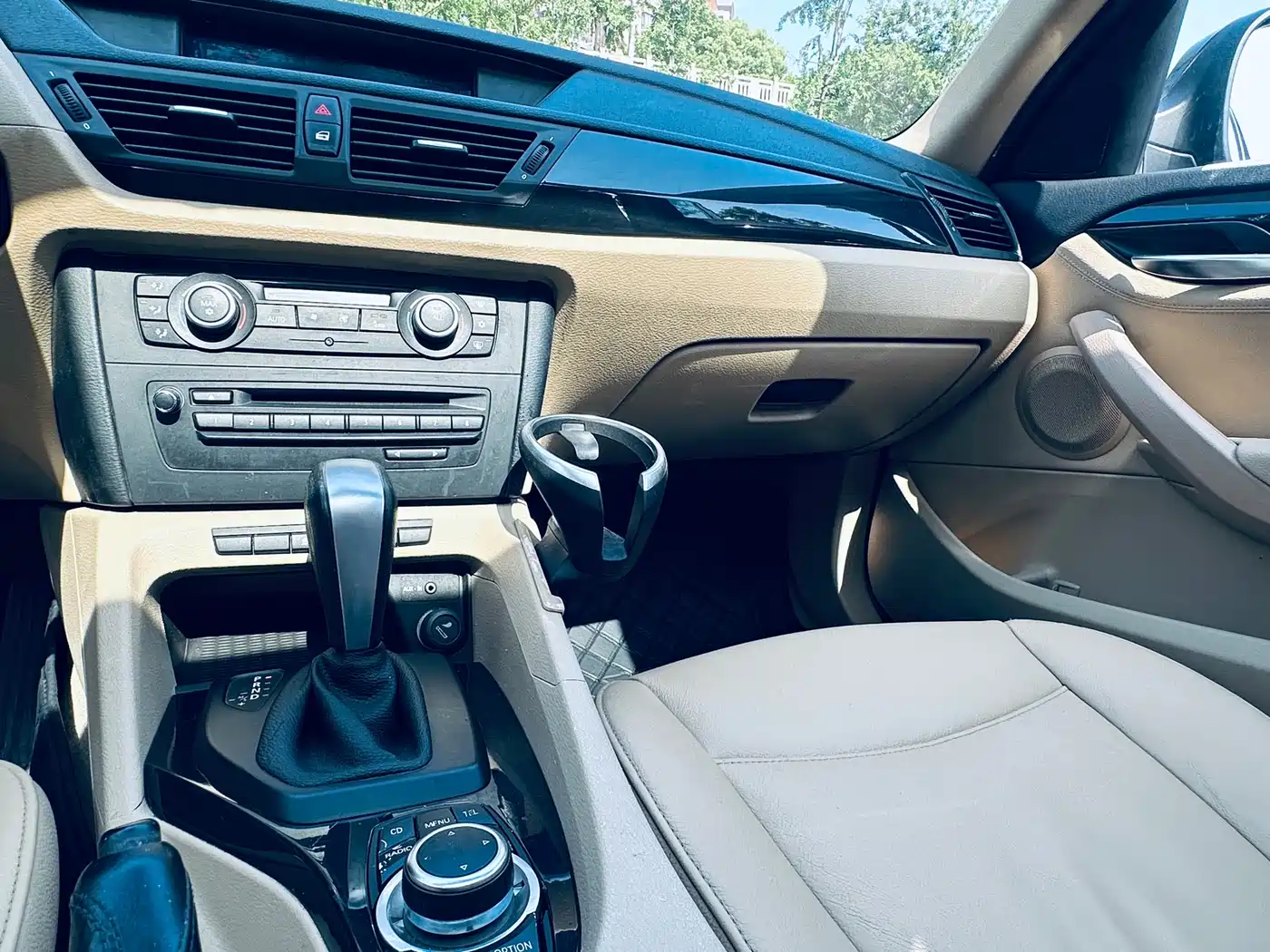 BMW X1 (Import) 2012 sDrive18i Luxury фото 8