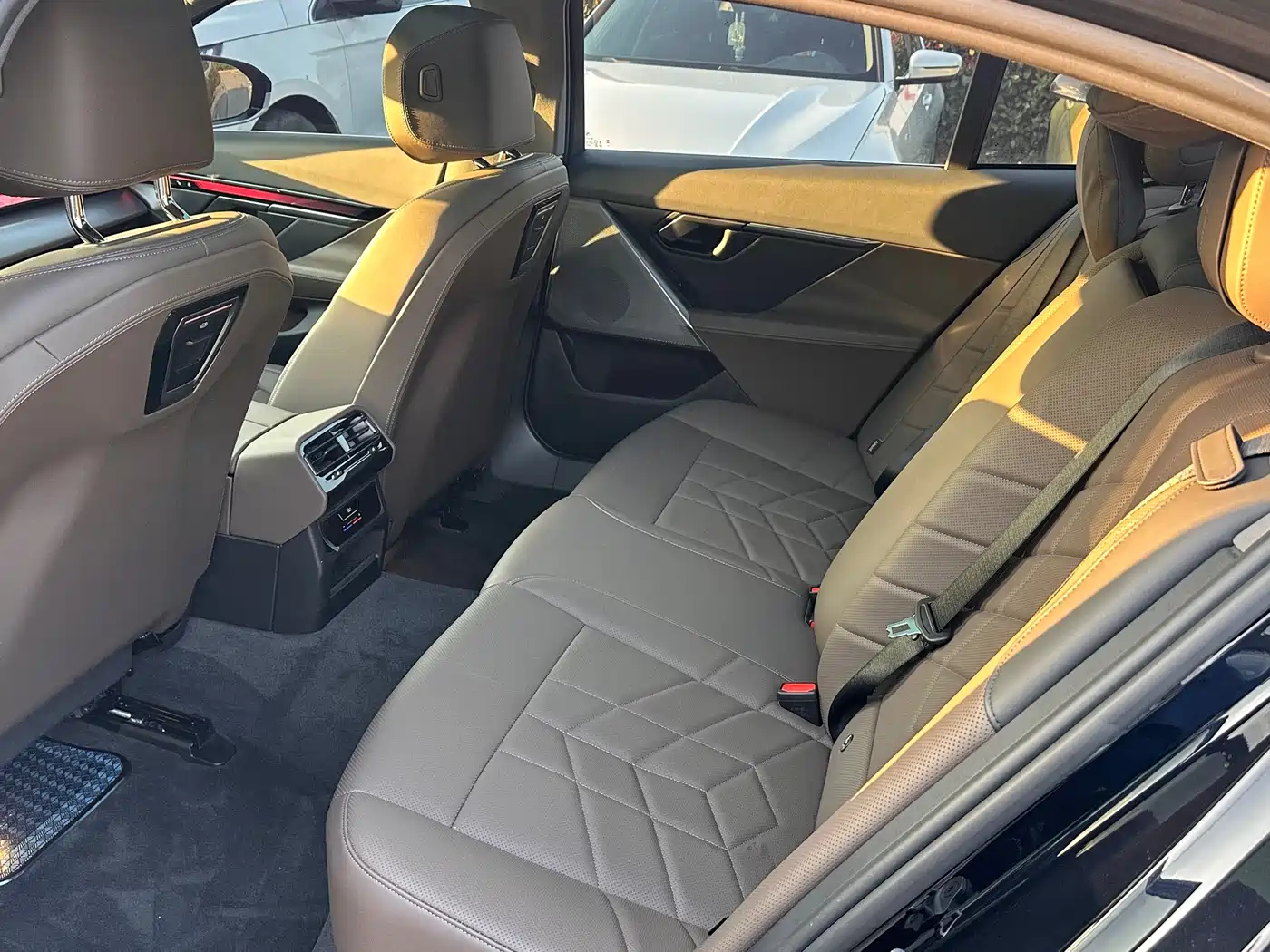 BMW 5 Series 2025 525Li M Sport Package фото 5