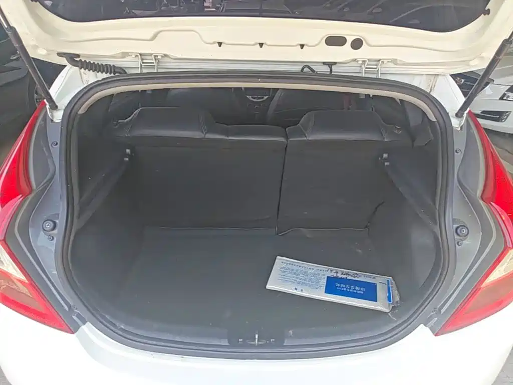 Hyundai Reina 2014 2014 Model 1.4L Automatic GLX