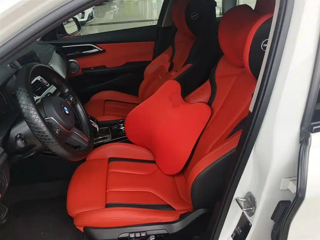 BMW 1 Series 2021 125i M Sport Black Night Edition фото 15