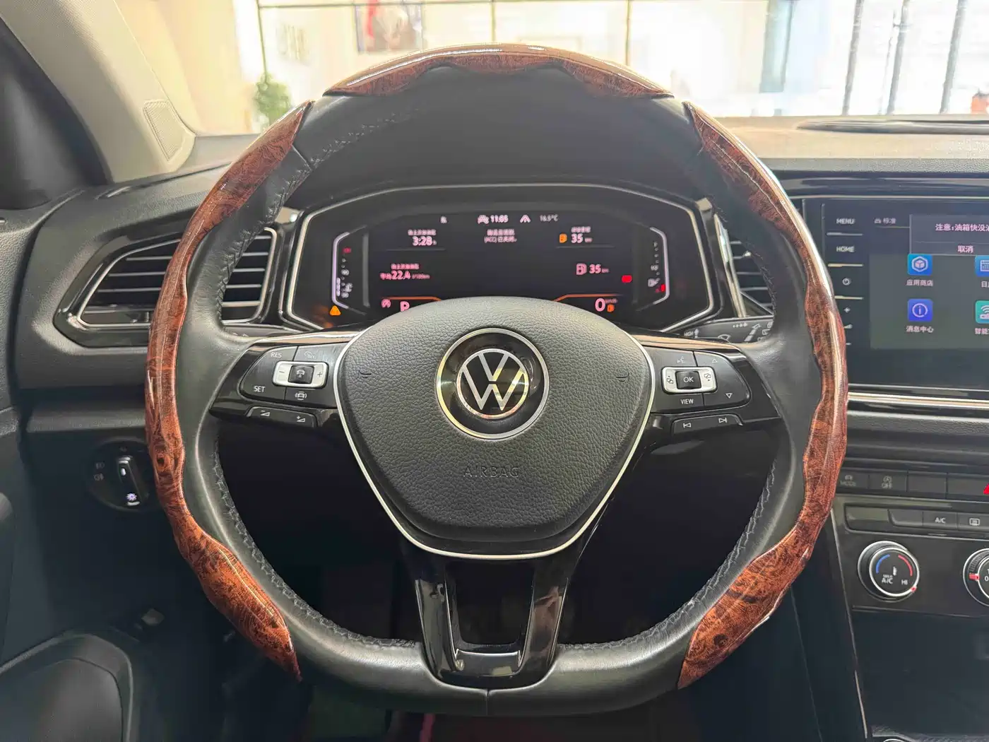 Volkswagen T-ROC 2021 280TSI DSG 2WD Comfort Smart Connect Edition фото 14