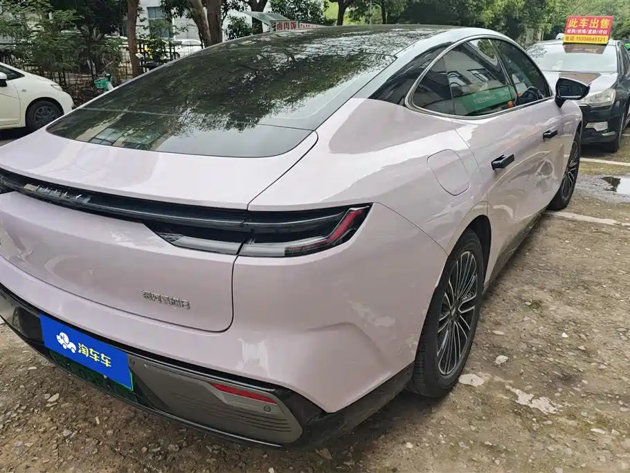 GEELY GALAXY GALAXY SPARKLE 8