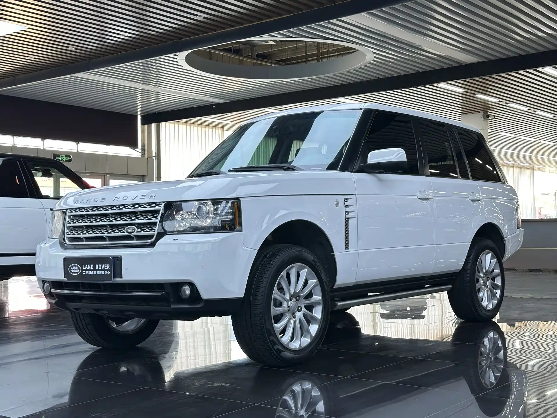 صورة 1 - Land Rover Range Rover